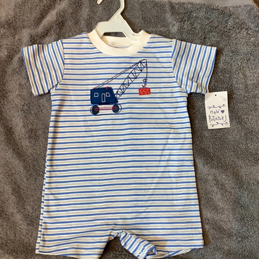 New Potatoes onesie (6M)